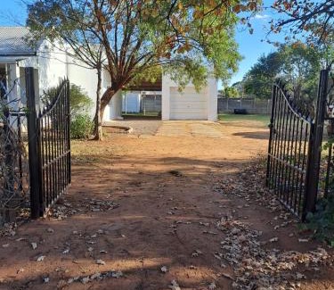 Vredefort Apartment | DroomHuysie