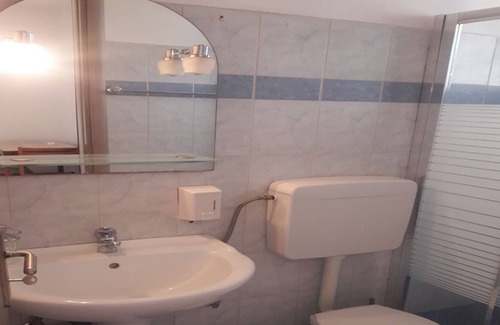 Mavrovouni Apartment | Drossia # 1 - One Bedroom Apartment, Sleeps 5