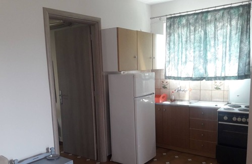 Mavrovouni Apartment | Drossia # 10 - One Bedroom Apartment, Sleeps 5
