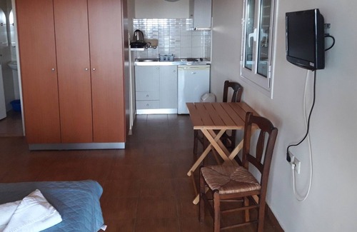 Mavrovouni Apartment | Drossia # 11 - Studio Apartment, Sleeps 2