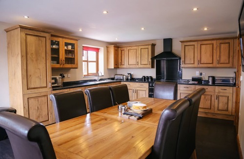 Malpas House | Drover's Barn - Stunning 3 bedroomed cottage with underfloor heating throughout.