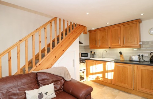 Wolsingham Cottage | DROVER'S COTTAGE, pet friendly, with a garden in Wolsingham