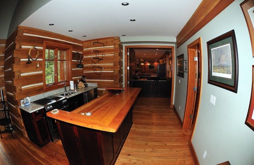 D'Arcy Cabin | Drumkeeran House - Magnificent Lakefront and Mountain Log Lodge - 5 Star Luxury