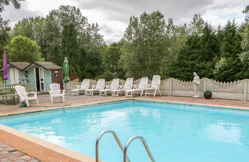 Dungarvan Cottage | DRUMMOND, family friendly, with pool in Dungarvan, County Waterford