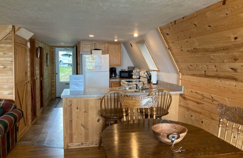 Drummond House | Drummond Island Hotel & Vacation Homes - Sunset Den