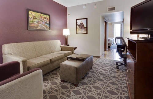 North San Antonio - SAT Hotel | Drury Inn & Suites San Antonio Northeast