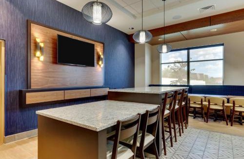Twin Brook Hotel | Drury Plaza Hotel Chattanooga Hamilton Place