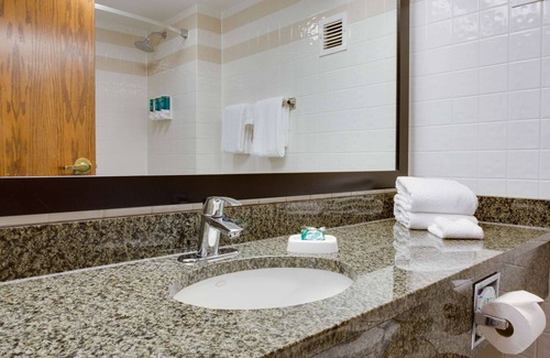 Crownhill Park Hotel | Drury Plaza Hotel San Antonio Airport
