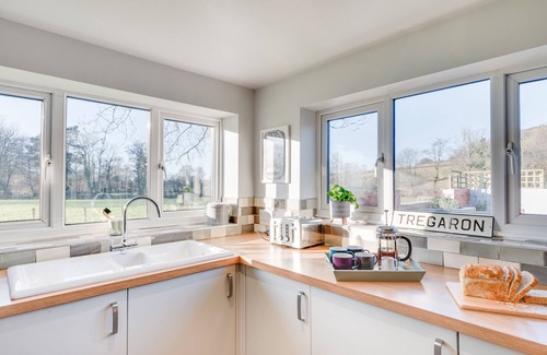Tregaron House | Drws Nesa - Two Bedroom House, Sleeps 4