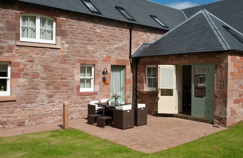 Melrose Cottage | DRYBURGH STEADING THREE - by the River Tweed at Dryburgh, sleeping 6