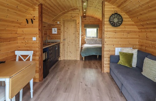 Lockerbie Cottage | DRYFE LODGE, pet friendly, character holiday cottage in Lockerbie