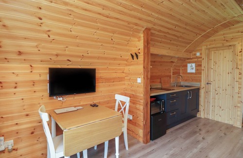 Lockerbie Cottage | DRYFE LODGE, pet friendly, character holiday cottage in Lockerbie