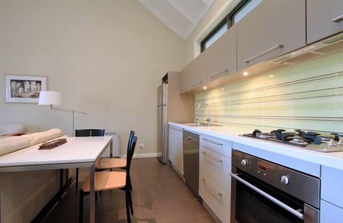 Megalong Valley Cabin | DRYRIDGE ESTATE - Sunrise Lodge