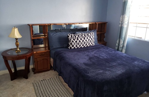 Mandeville House | DSH holiday rooms & rental queen