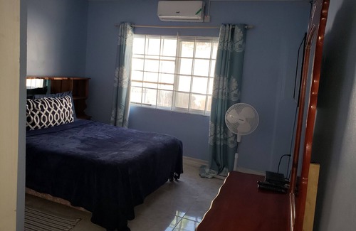 Mandeville House | DSH holiday rooms & rental queen
