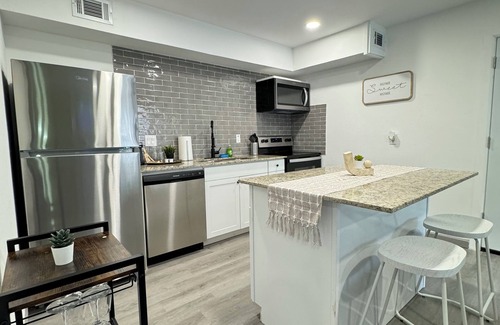Dallas Apartment | DT Dallas 1BD LUXE Abode 5 Min from Love Field
