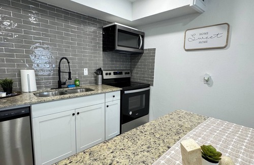 Dallas Apartment | DT Dallas 1BD LUXE Abode 5 Min from Love Field