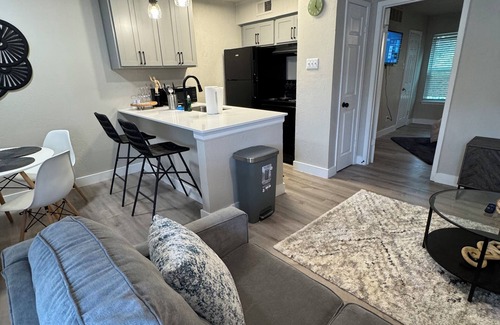 Park Central Apartment | DT Dallas COZY Urban Escape 1BD 1BA Apt