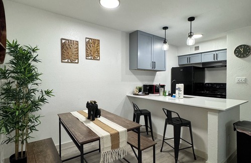 Park Central Apartment | DT Dallas Luxe Stay 1BD Apt