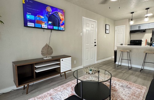 Park Central Apartment | DT Dallas LUXE Staycation 1Bd1Ba