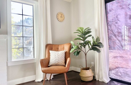 Northwest Reno House | DT Reno - Modern Home, Private Patio, Workspace