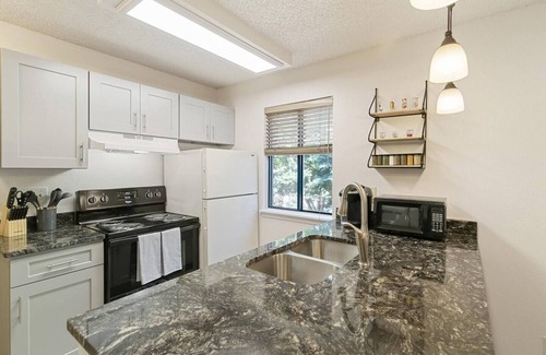 Englewood Condo | DTC Apartment! Perfect for Your Extended Stay!