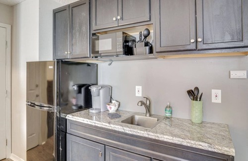 Englewood Apartment | DTC Studio! Free Parking & Fast WiFi!