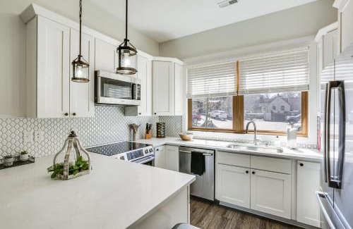Blowing Rock Apartment | Dtwn Blowing Rock Condo with Private Hot Tub!