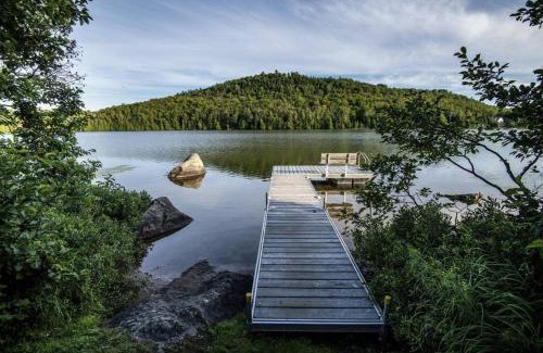 Chertsey Ski Chalet | Du Bonheur Lac Pare - Waterfront, Spa & FirePit