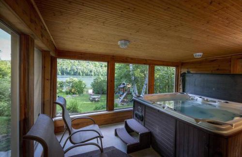 Chertsey Ski Chalet | Du Bonheur Lac Pare - Waterfront, Spa & FirePit