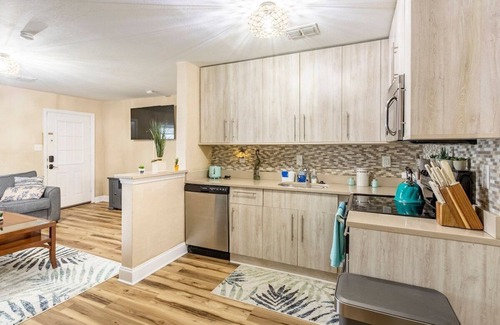 Titusville House | Dual Duplex Paradise ~ 2 Hot Tubs ~ River View