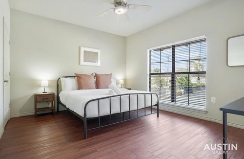 North Loop Apartment | Dual Urban Oasis 8BR in Vibrant North Loop Hub