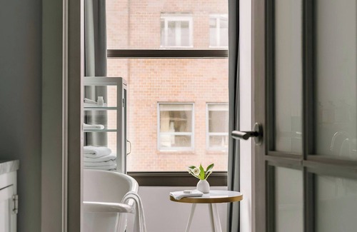 Tribeca Apartment | Duane Street Hotel Tribeca, Sonder by Marriott Bonvoy