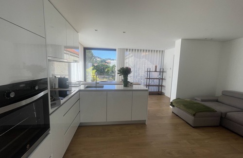 Guimaraes House | Duas Quintas-areal T1 Varanda