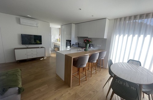 Guimaraes House | Duas Quintas-areal T1 Varanda