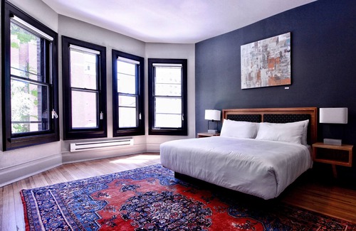 East Town Hotel | Dubbel Dutch