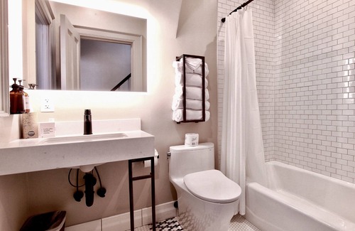 East Town Hotel | Dubbel Dutch