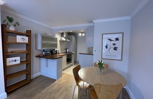 City Centre Dublin Apartment | Dublin City Cultural Quarter Convenience for Work & Travel