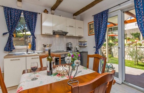 Mocici House | Dubrovnik Chalets - Four Bedroom Holiday Home with Swimming Pool