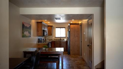 Duchesne Hotel | Duchesne Suites