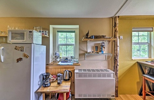 Babb Cabin | Duck Lake Cabin Rental Near GNP