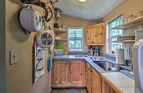 Babb Cabin | Duck Lake Cabin Rental Near GNP