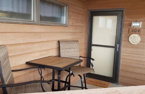 Duck Condo | Duck Tales - Oceanfront : Steps from the beach : Newly renovated!