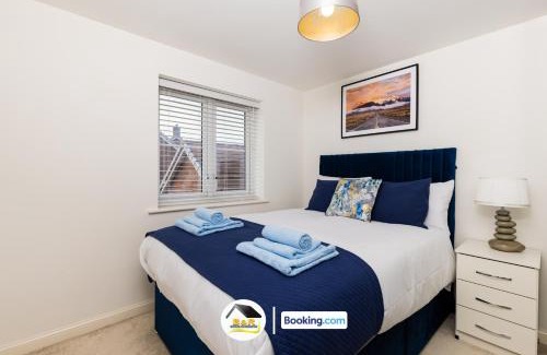 Amesbury House | Duckett house, 3 Bedroom Detached House By B and R Serviced Accommodation Amesbury With Free Parking