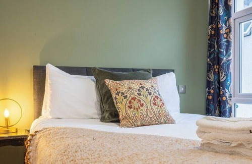 Newport House | Duckpool View by Tŷ SA