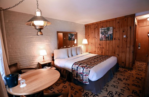 Billings Hotel | Dude Rancher Lodge