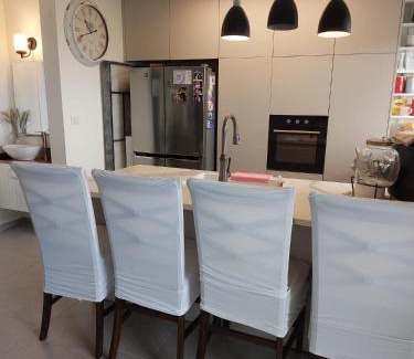 Yehud Apartment | Dudger home