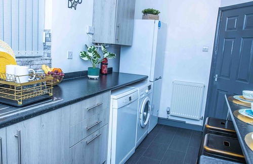 Dudley House | Dudley 3Bedroom Home-Perfect for Long & Short Stay