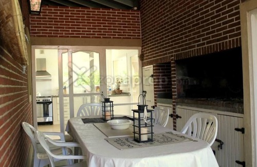 Pinamar House | Dueño alquila, casa con Piscina, a 100 mts del mar, para 11 personas.