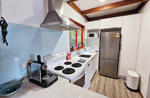 Wellington Apartment | Duel Apartment, 5 Beds, 2 car parking!